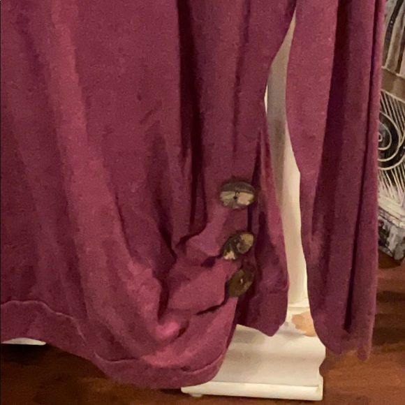 Longer sleeved purple shirt - Picture 3 of 4